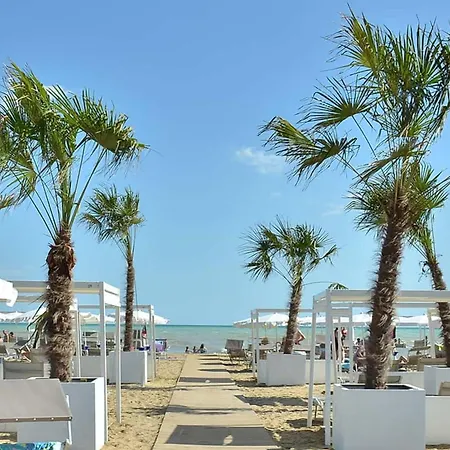 Апартаменты Beachfront With A Big Terrace - Beahost