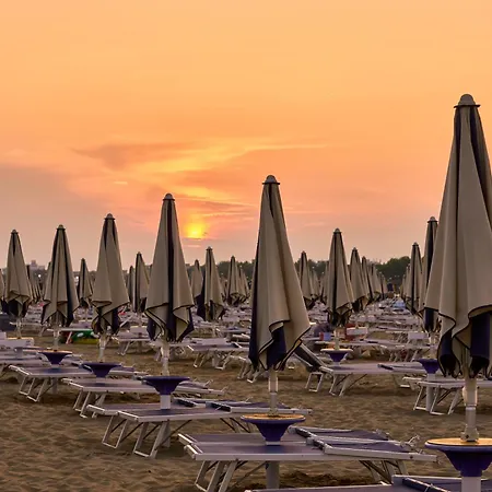 Apartment Beachfront With A Big Terrace - Beahost Bibione