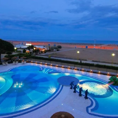 Beachfront With A Big Terrace - Beahost Апартаменты Бибионе