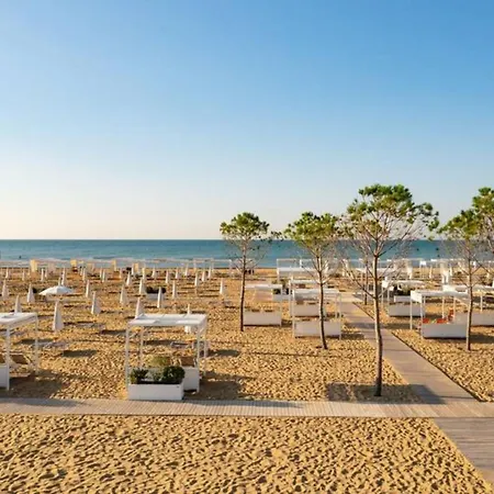 Beachfront With A Big Terrace - Beahost Lägenhet Bibione
